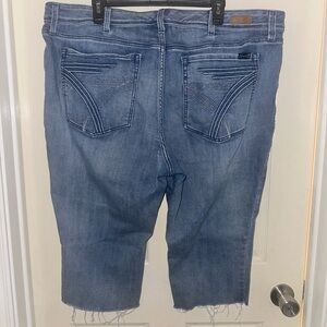 Seven7 capri jeans